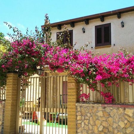 三泉Casa Vacanze Mediterraneo别墅 外观 照片