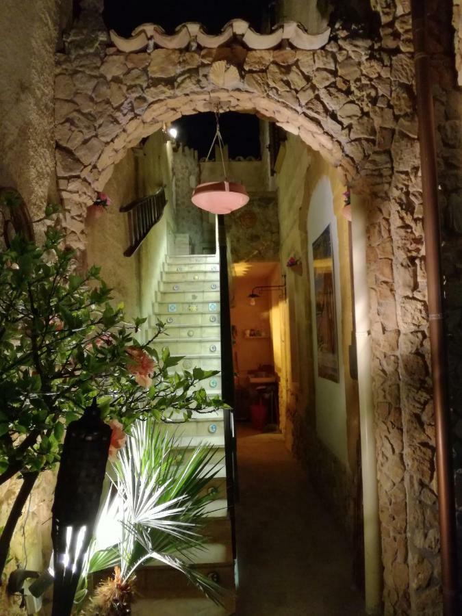 三泉Casa Vacanze Mediterraneo别墅 外观 照片