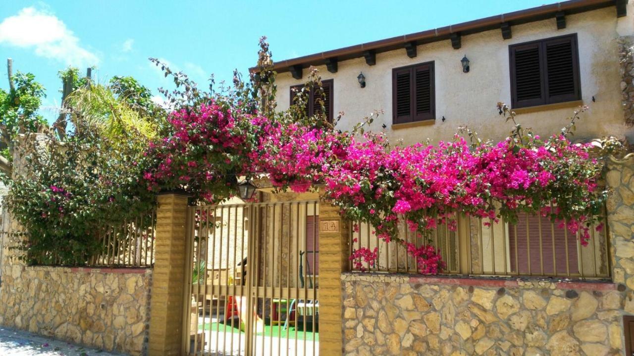 三泉Casa Vacanze Mediterraneo别墅 外观 照片