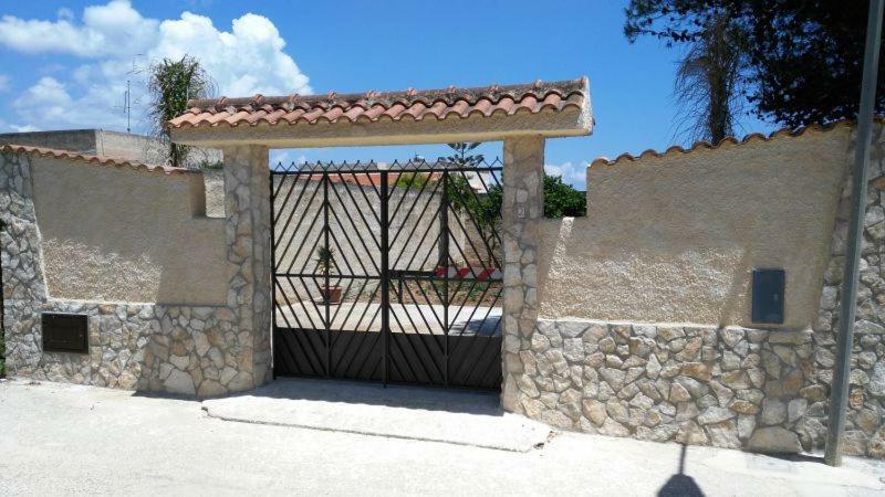 三泉Casa Vacanze Mediterraneo别墅 外观 照片