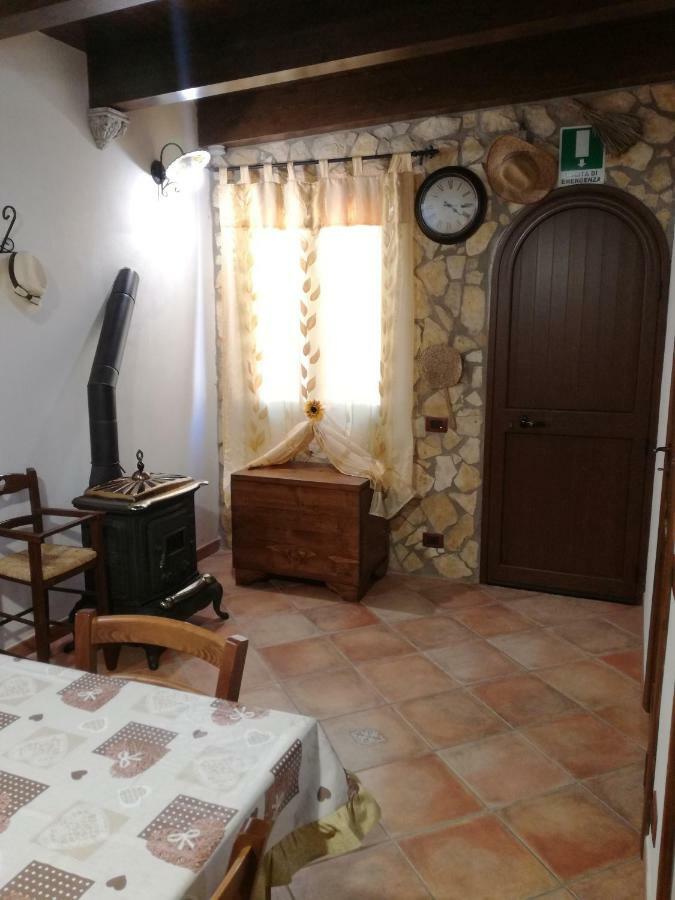 三泉Casa Vacanze Mediterraneo别墅 外观 照片