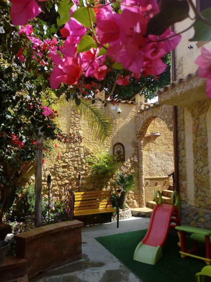 三泉Casa Vacanze Mediterraneo别墅 外观 照片