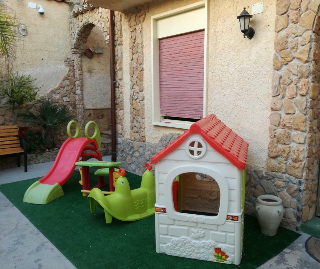 三泉Casa Vacanze Mediterraneo别墅 外观 照片