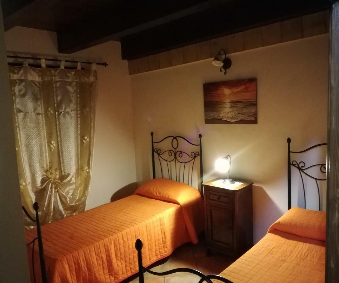 三泉Casa Vacanze Mediterraneo别墅 外观 照片